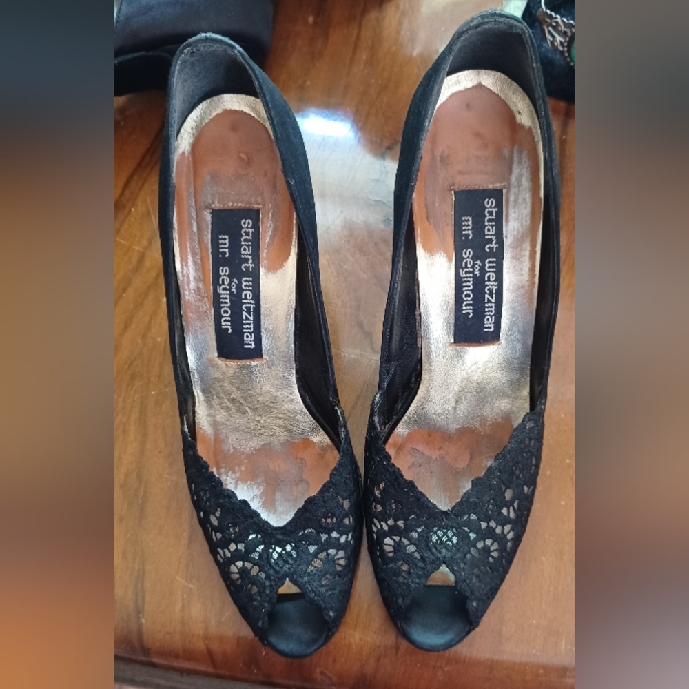 Vintage Stuart Weitzman black lace satin Peep Toe pumps heels 7